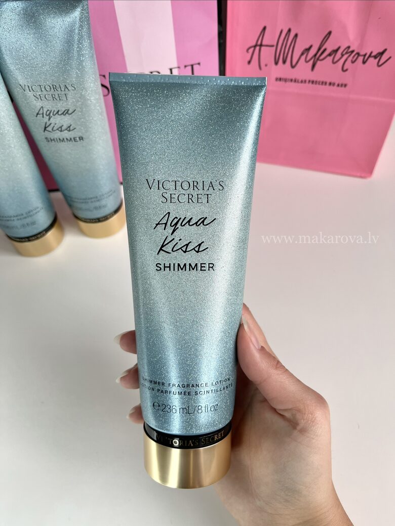 Shimmer Aqua kiss parfimēts ķermeņa losjons ar spīdumiem 236 ml (Victoria’s Secret)
