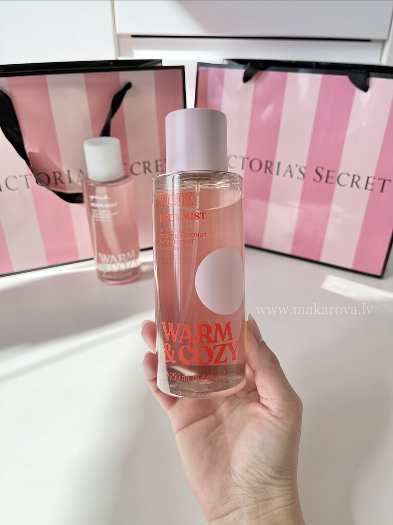 PINK Warm & cozy parfimēts ķermeņa sprejs