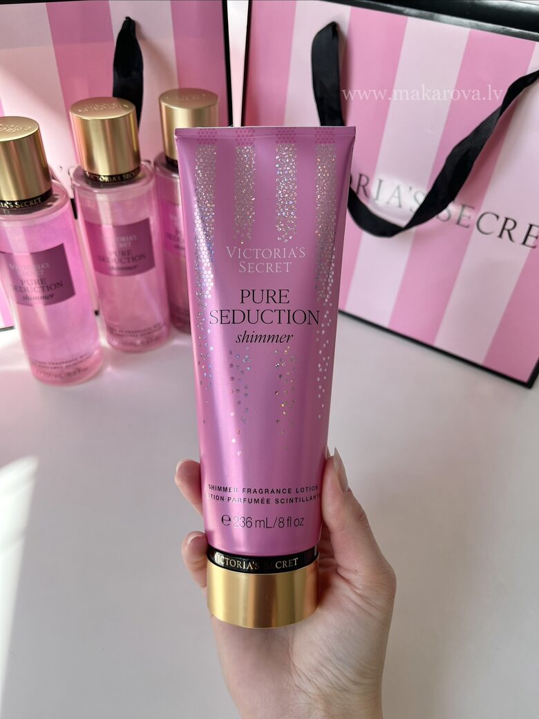 Shimmer Pure seduction parfimēts ķermeņa losjons ar spīdumiem 236 ml (Victoria’s Secret)