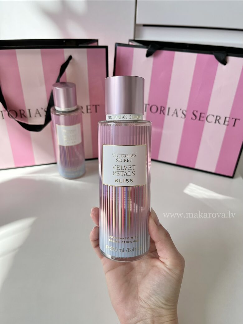 Bliss Velvet petals parfimēts ķermeņa sprejs (Victoria’s Secret)