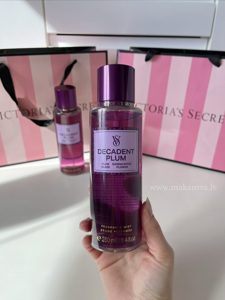 Victoria’s Secret Decadent plum parfimēts ķermeņa sprejs