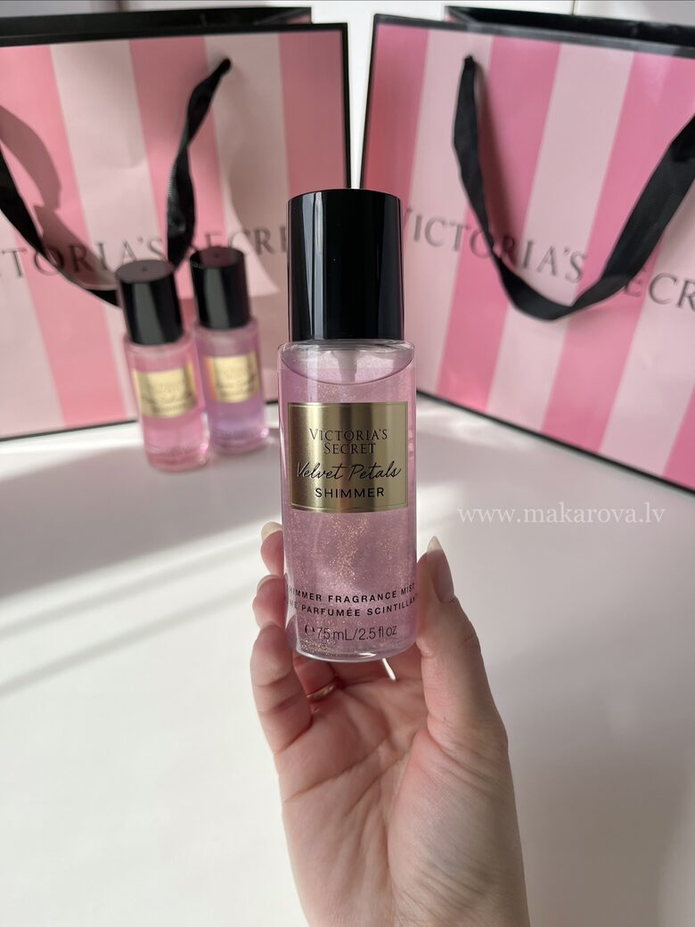 Victoria’s Secret Shimmer Velvet petals parfimēts ķermeņa sprejs ar spīdumiem