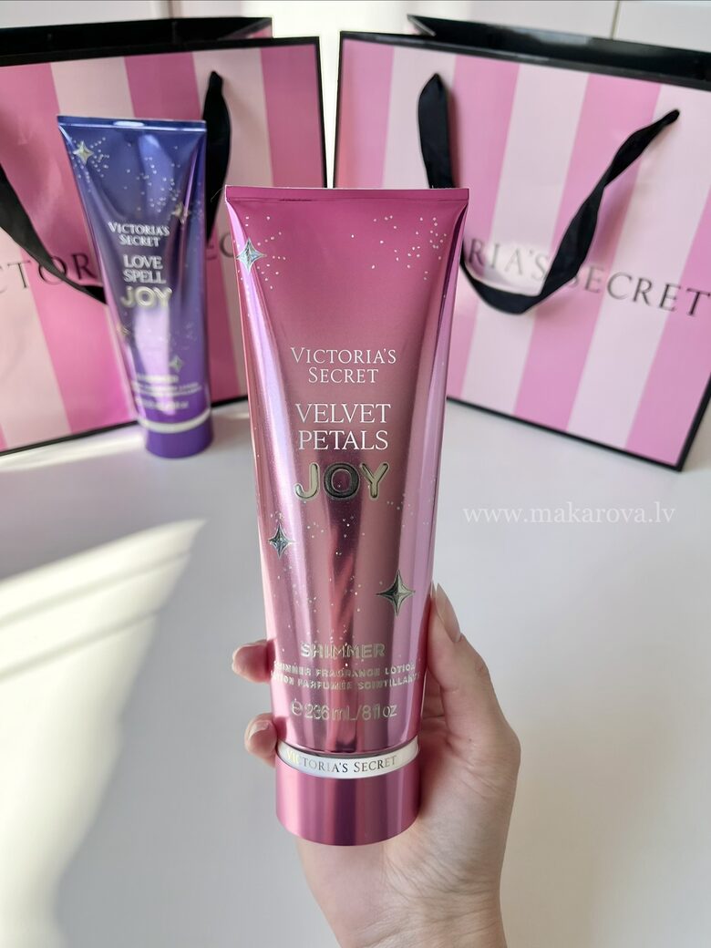 Victoria’s Secret Joy Velvet petals Shimmer parfimēts ķermeņa losjons ar spīdumiem 236 ml