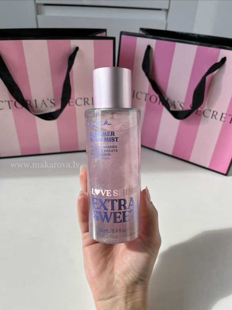 PINK Extra sweet Shimmer parfimēts ķermeņa sprejs ar spīdumiem