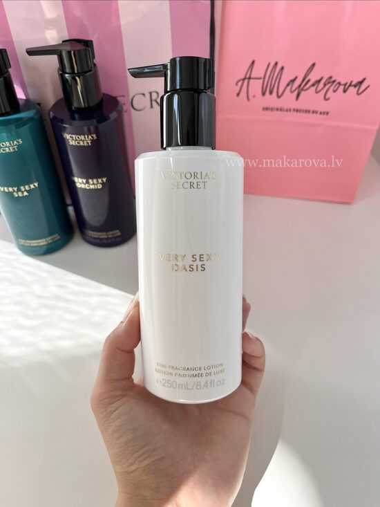 Victoria’s Secret Very sexy Oasis parfimēts ķermeņa losjons 250 ml
