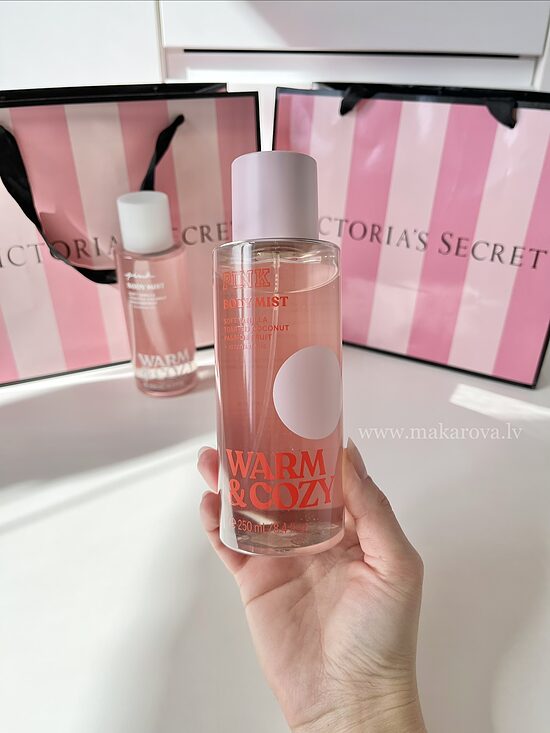 PINK Warm & cozy parfimēts ķermeņa sprejs