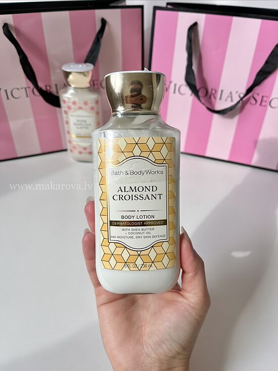 Bath & Body Works Almond croissant parfimēts ķermeņa losjons 236 ml 