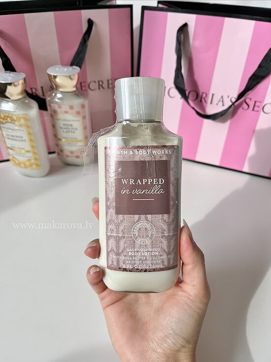 Bath & Body Works Wrapped in vanilla parfimēts ķermeņa losjons 236 ml 