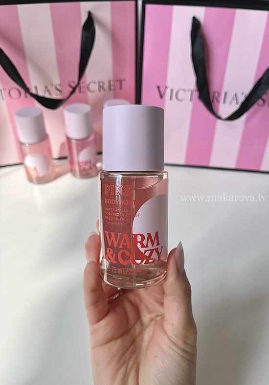 PINK Warm & Cozy parfimēts mini ķermeņa sprejs 75 ml