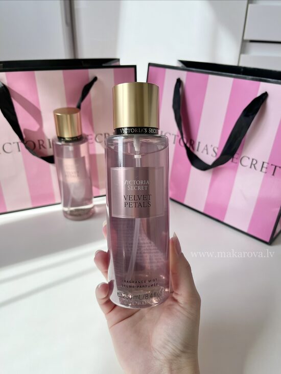 Velvet petals parfimēts ķermeņa sprejs (Victoria’s Secret)