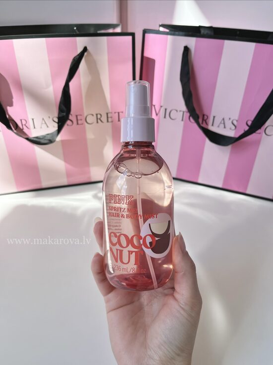 PINK Coconut parfimēts ķermeņa sprejs