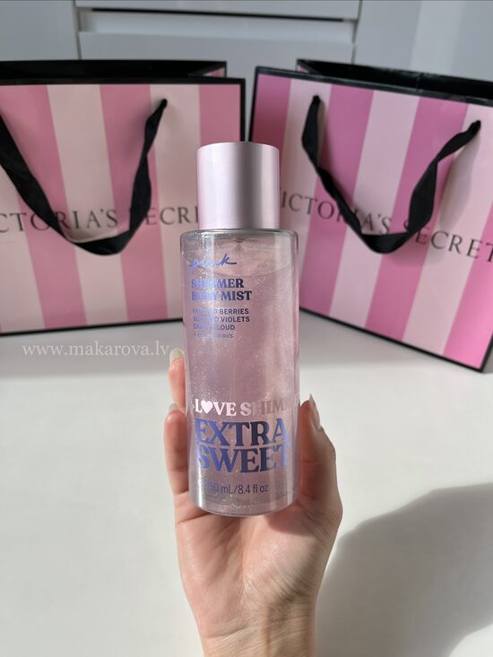 PINK Extra sweet Shimmer parfimēts ķermeņa sprejs ar spīdumiem