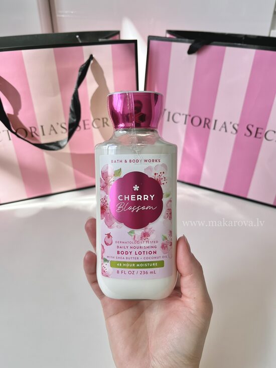 Bath & Body Works Cherry blossom parfimēts ķermeņa losjons 236 ml 